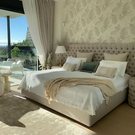 Villa In Next To Golf And Santa Clara